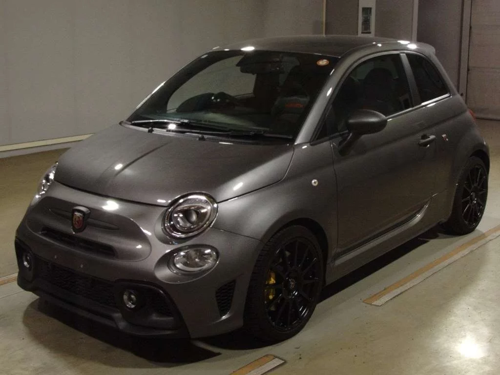 Abarth 695  с аукциона в Японии