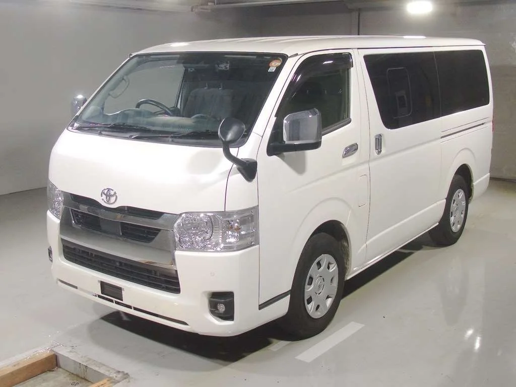 Toyota HiAce Van 2023