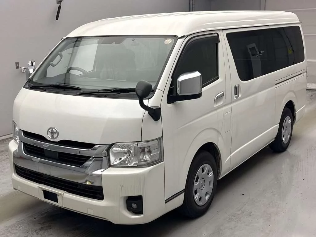 Toyota HiAce Van 2022