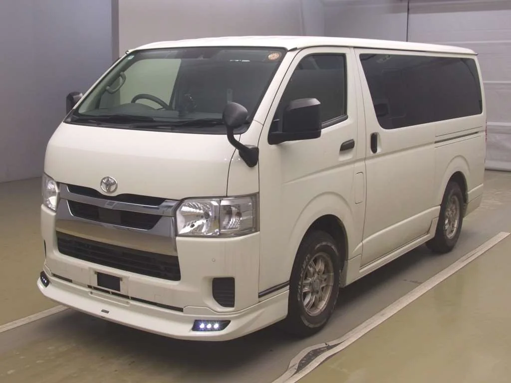 Toyota HiAce Van 2022
