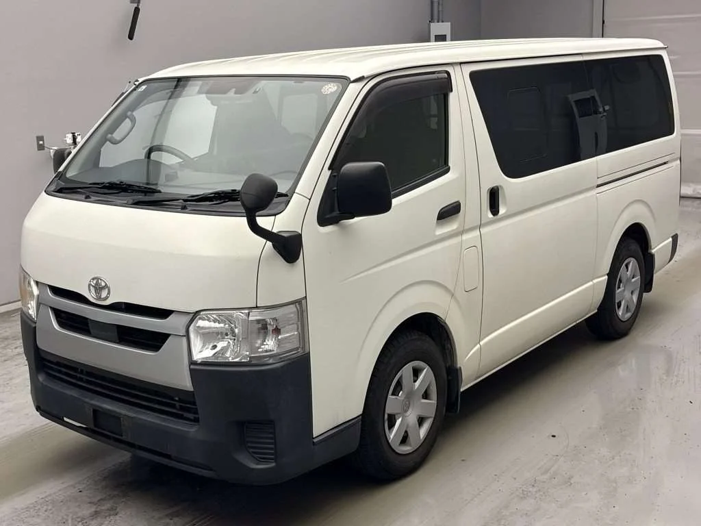 Toyota HiAce Van 2020