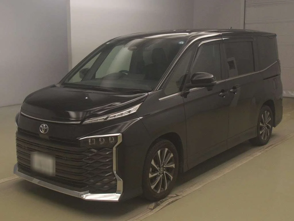 Toyota Voxy 2022