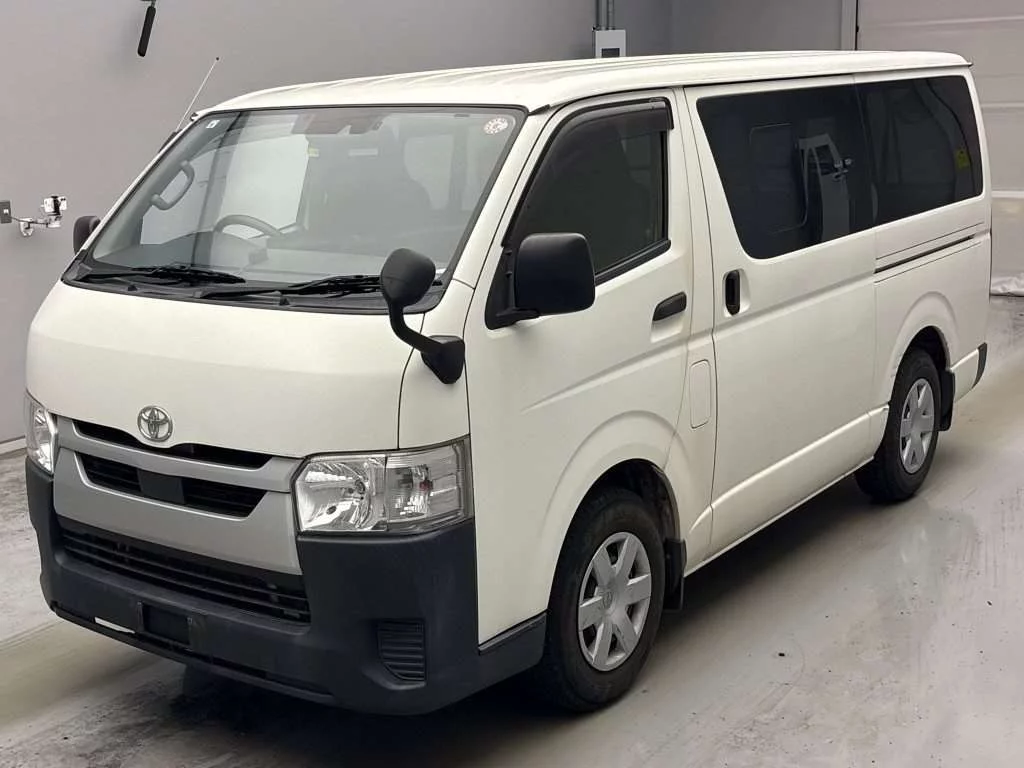 Toyota HiAce Van 2020