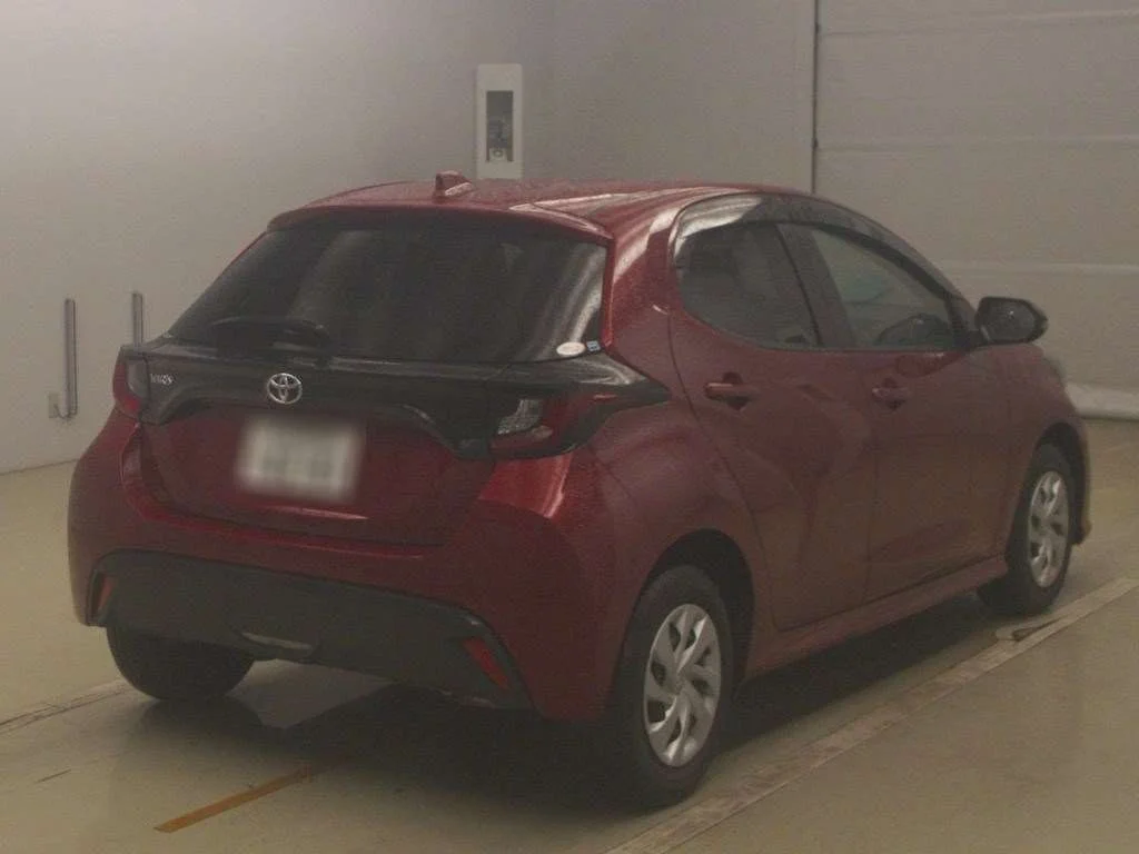 Toyota Yaris  с аукциона в Японии