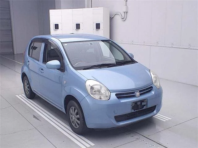 Toyota Passo 2011