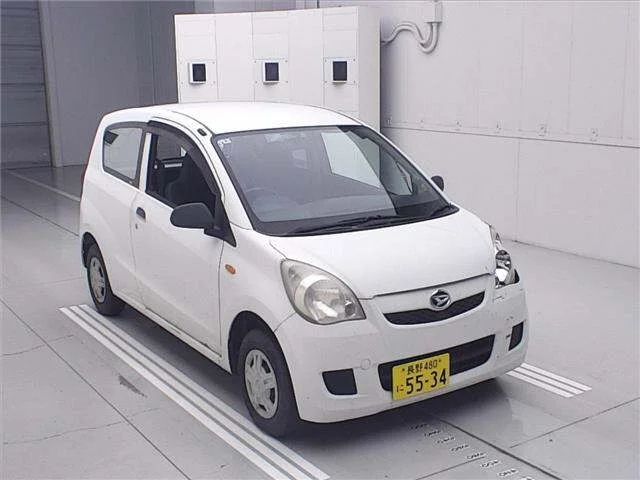 Daihatsu Mira 2011