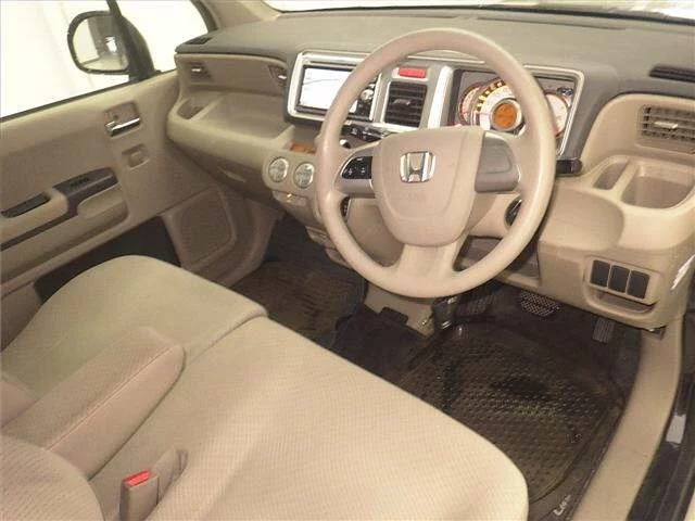 Honda Life 2011