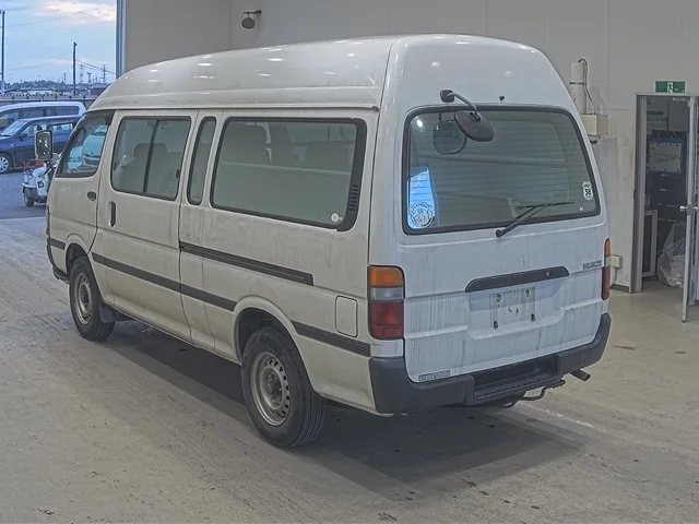 Toyota HiAce  с аукциона в Японии