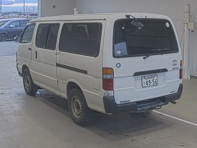 Toyota HiAce  с аукциона в Японии