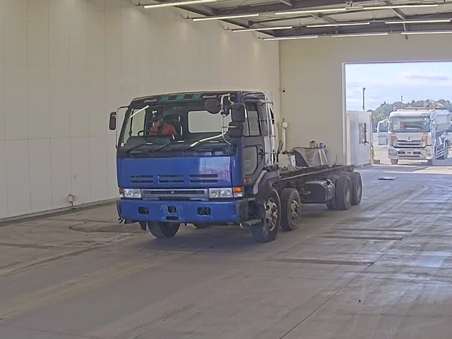 Nissan UD  с аукциона в Японии