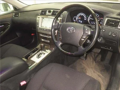 Toyota CROWN MAJESTA