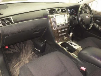 Toyota CROWN MAJESTA