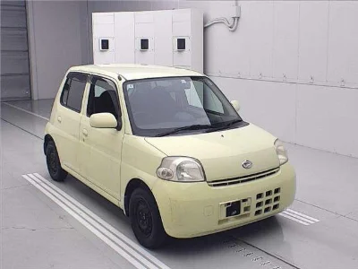 Daihatsu Esse