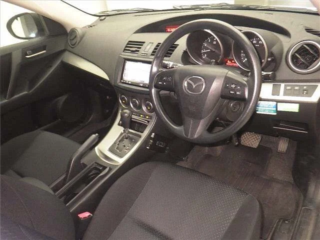 Mazda Axela  с аукциона в Японии