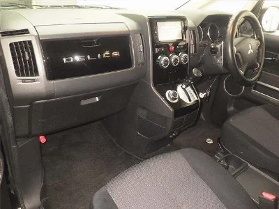 MITSUBISHI DELICA D5