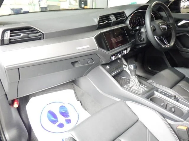 Audi Q3  с аукциона в Японии