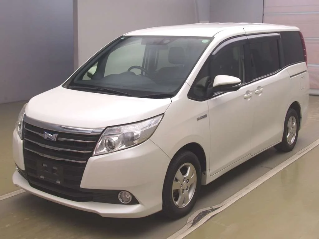 Toyota Noah 2015