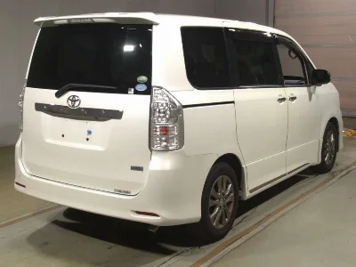 Статистика аукционов Toyota Voxy