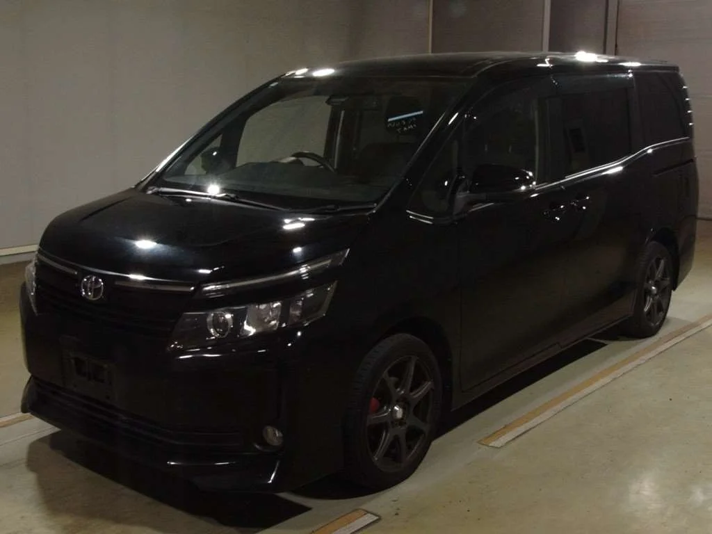 Toyota Voxy 2016