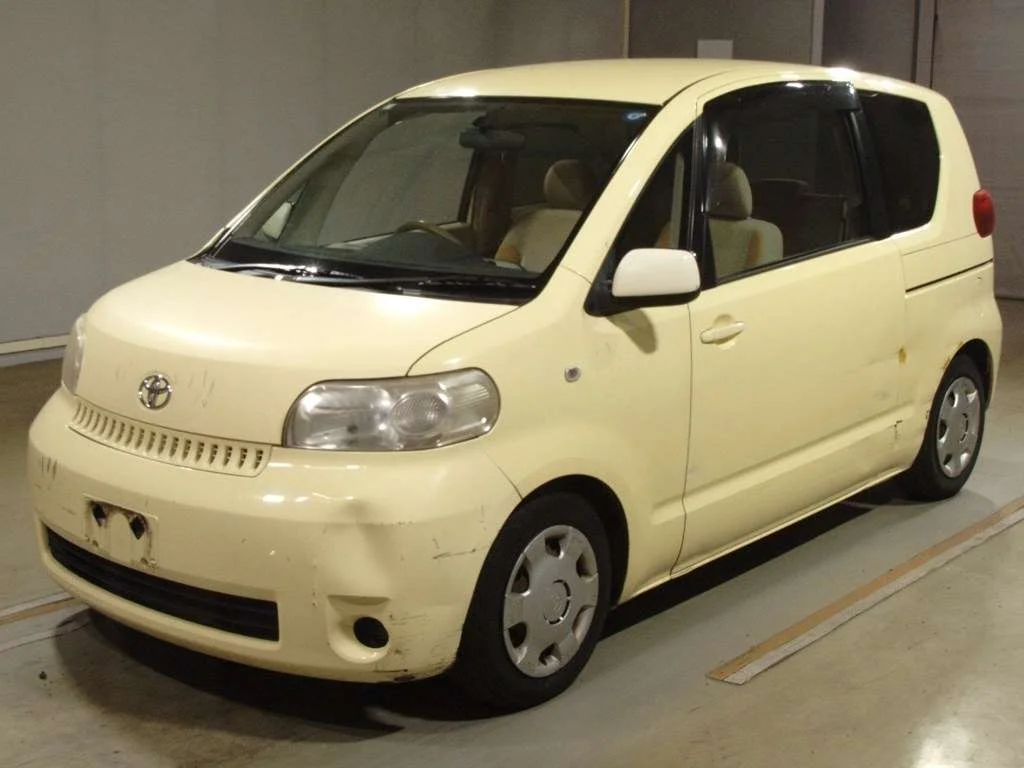Toyota Porte 2005
