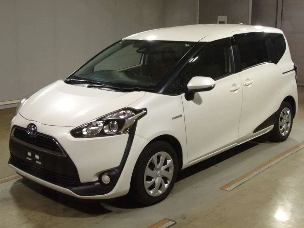 Toyota Sienta 2015