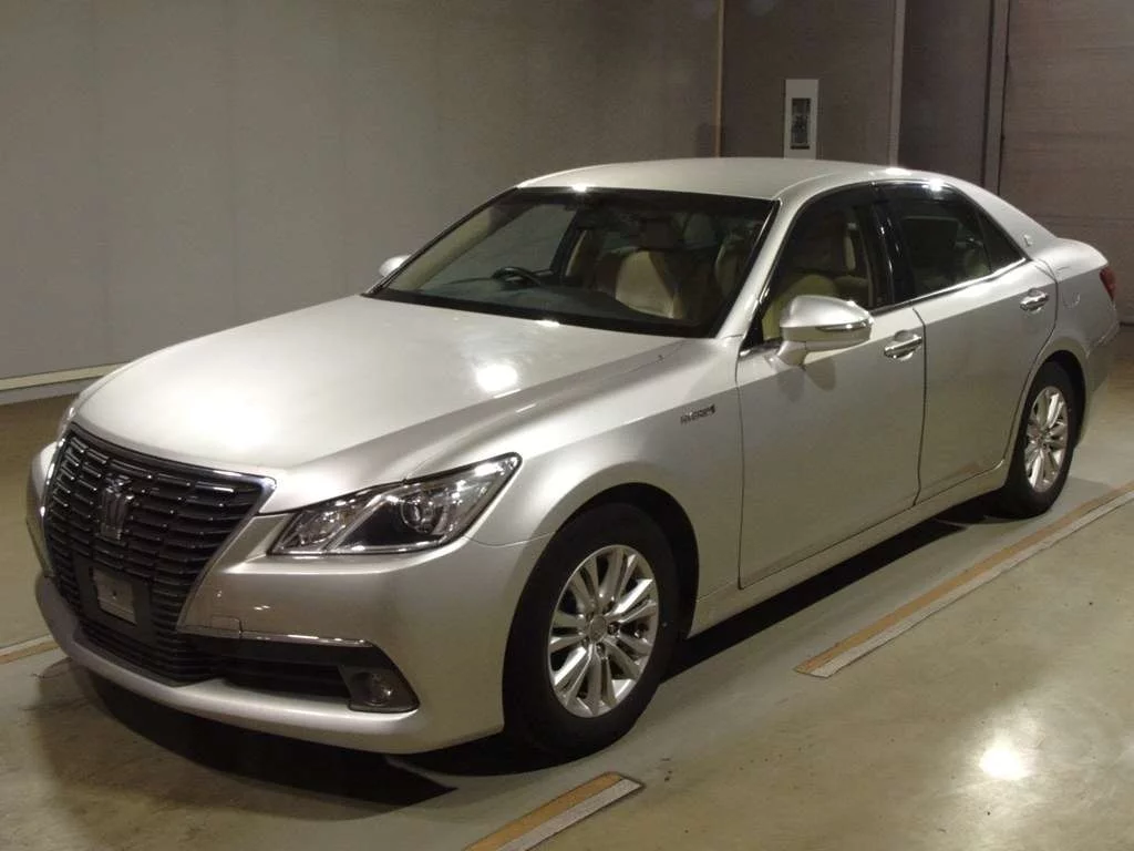 Toyota Crown 2015