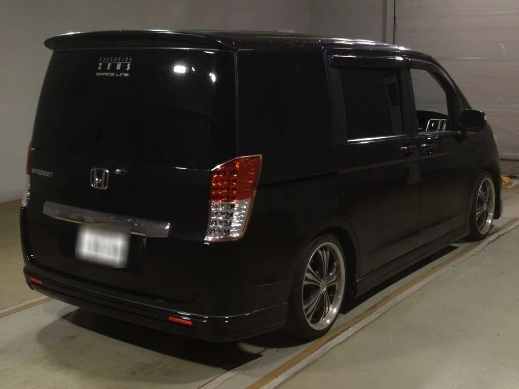 Honda Stepwgn 2013