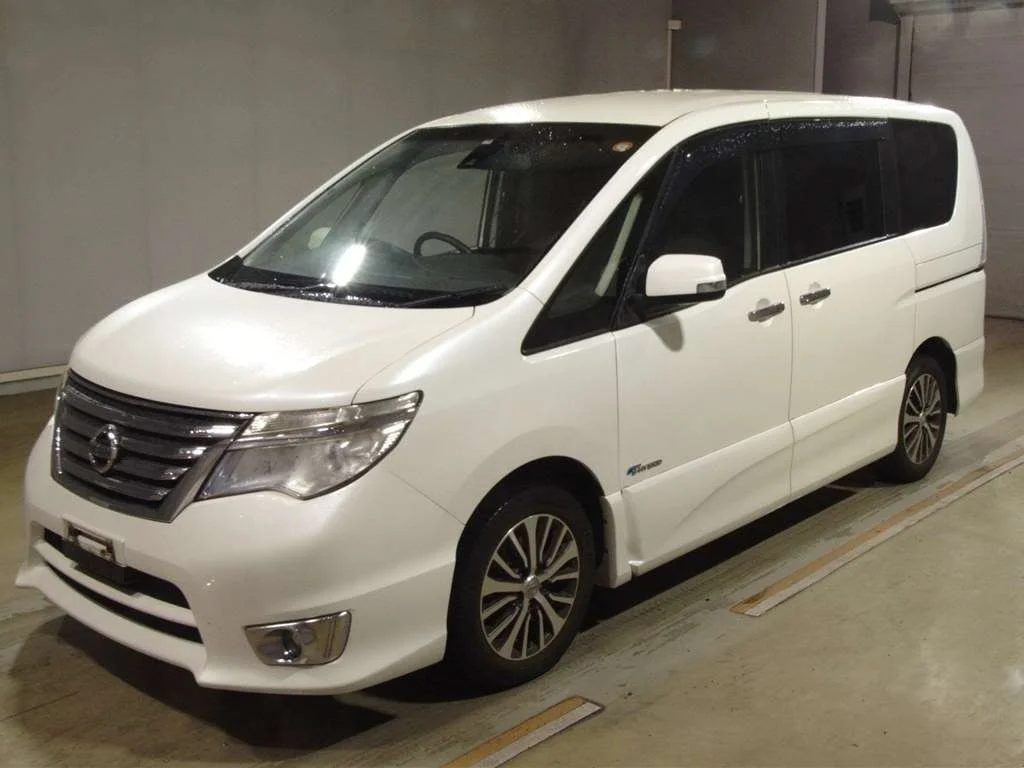 Nissan Serena 2014