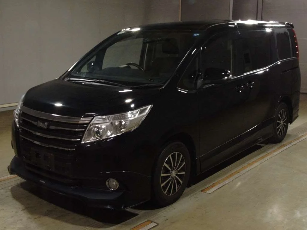 Toyota Noah 2015