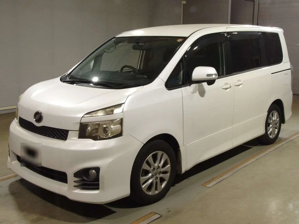 Toyota Voxy 2010