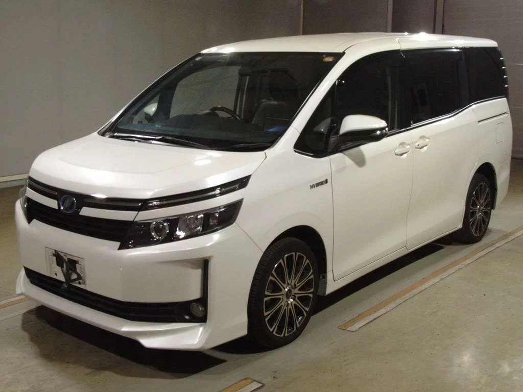 Toyota Voxy 2014