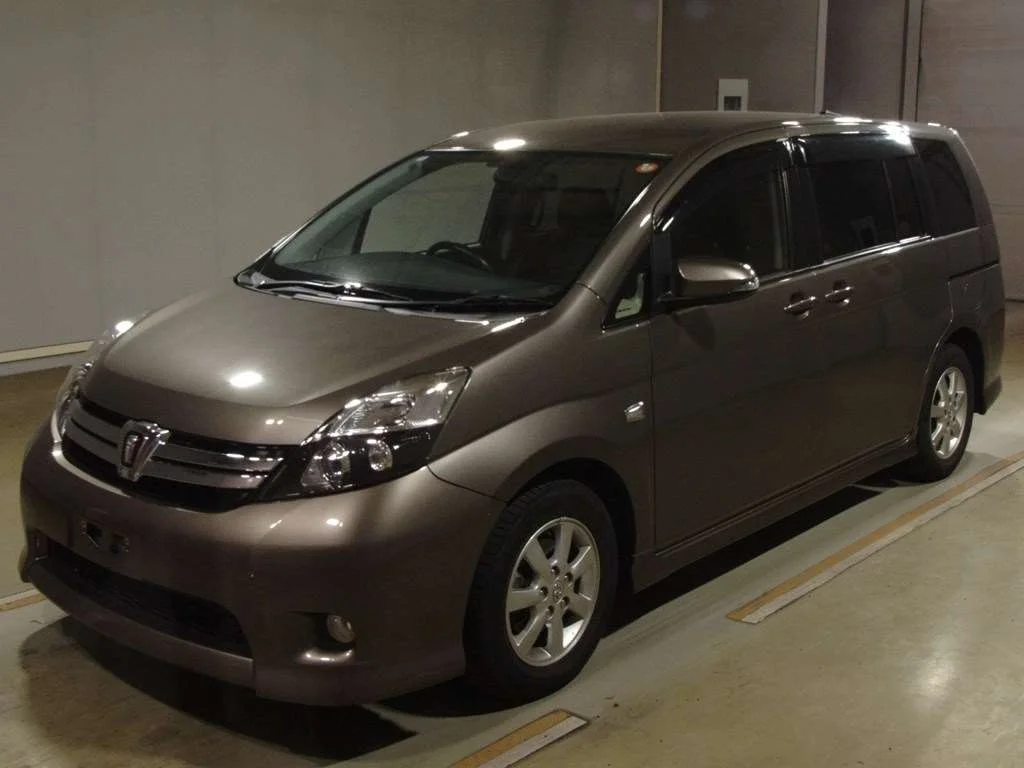 Toyota Isis 2015