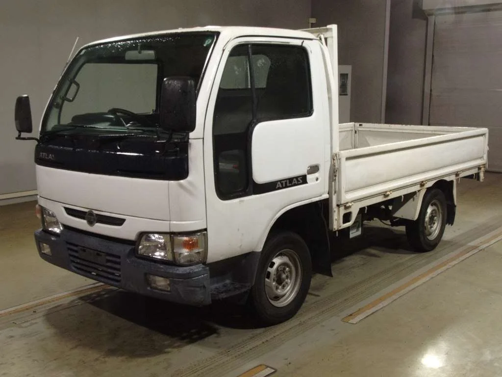 Nissan Atlas 2003