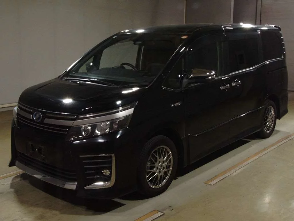 Toyota Voxy 2016