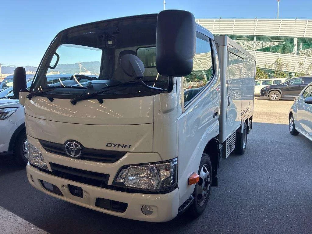 Toyota Dyna 2021