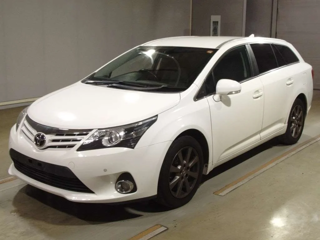 Toyota Avensis 2013