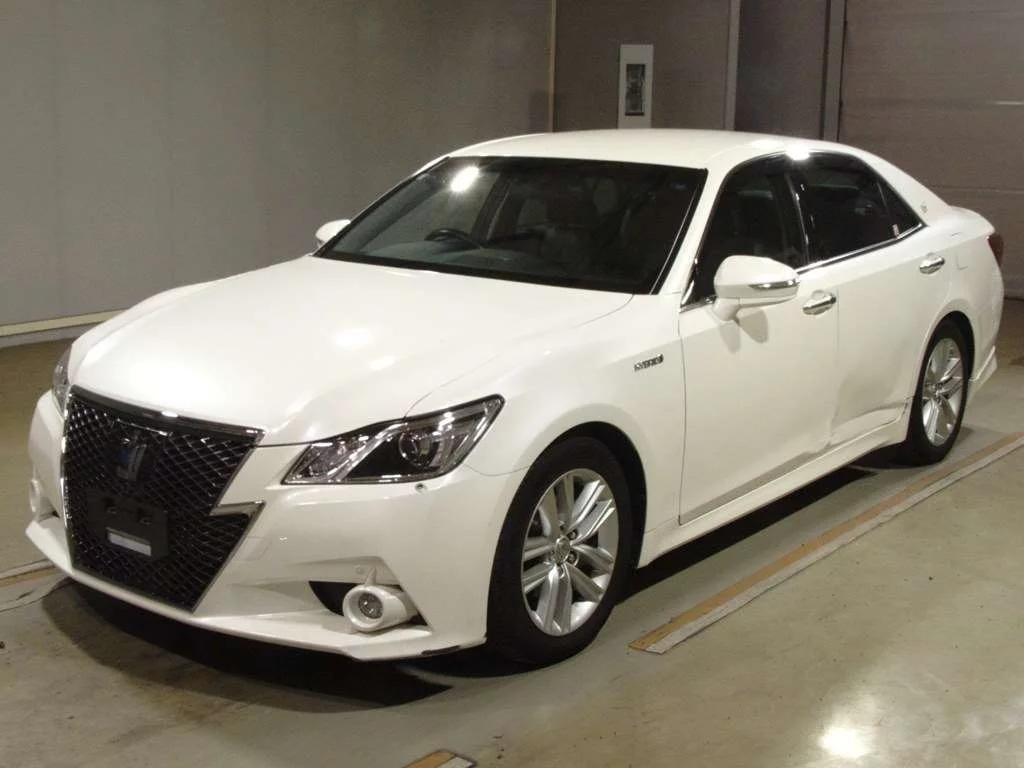 Toyota Crown 2015
