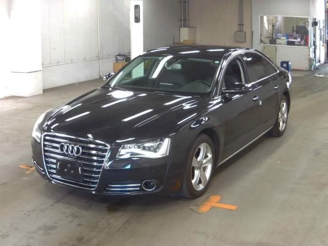 Audi A8  с аукциона в Японии