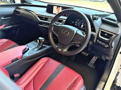 LEXUS UX 3