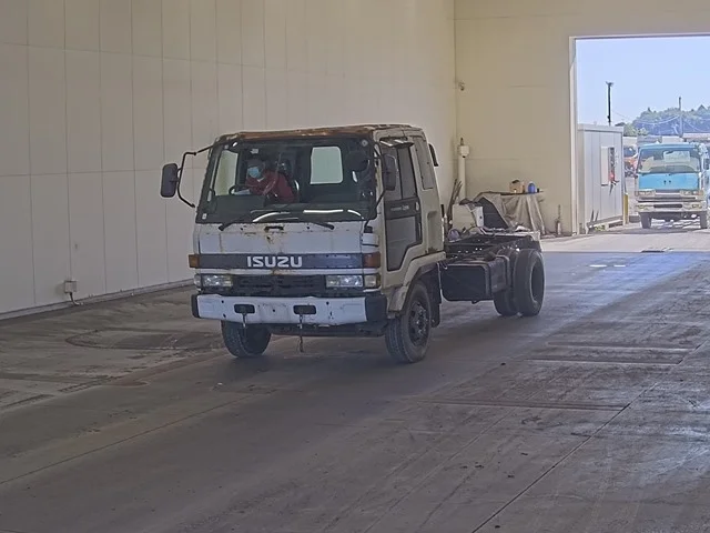 Isuzu Forward 0