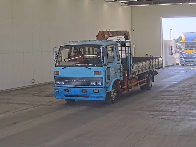 Nissan UD  с аукциона в Японии