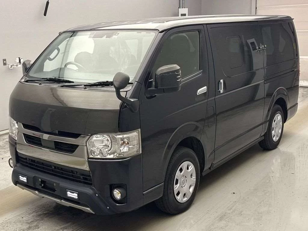 Toyota HiAce Van 2021