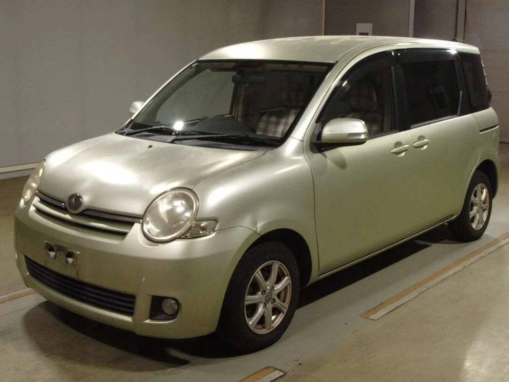 Toyota Sienta 2006
