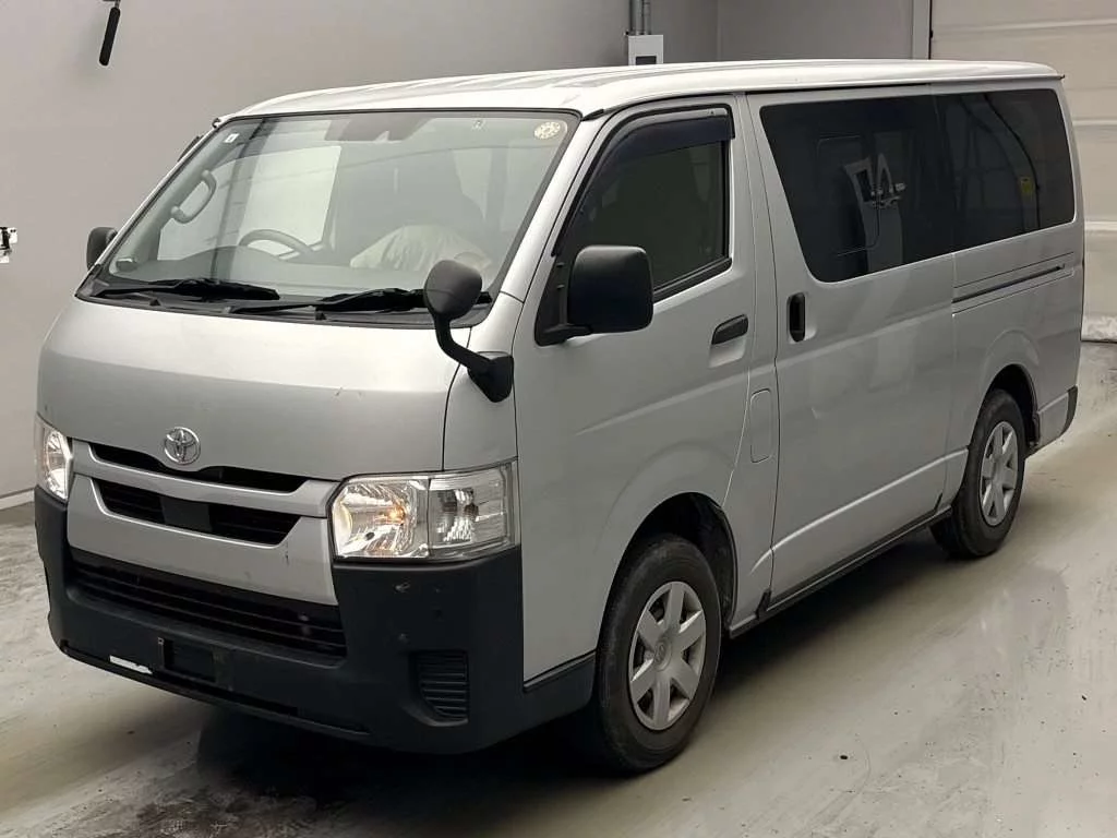 Toyota HiAce Van 2021