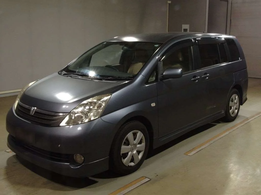 Toyota Isis 2005