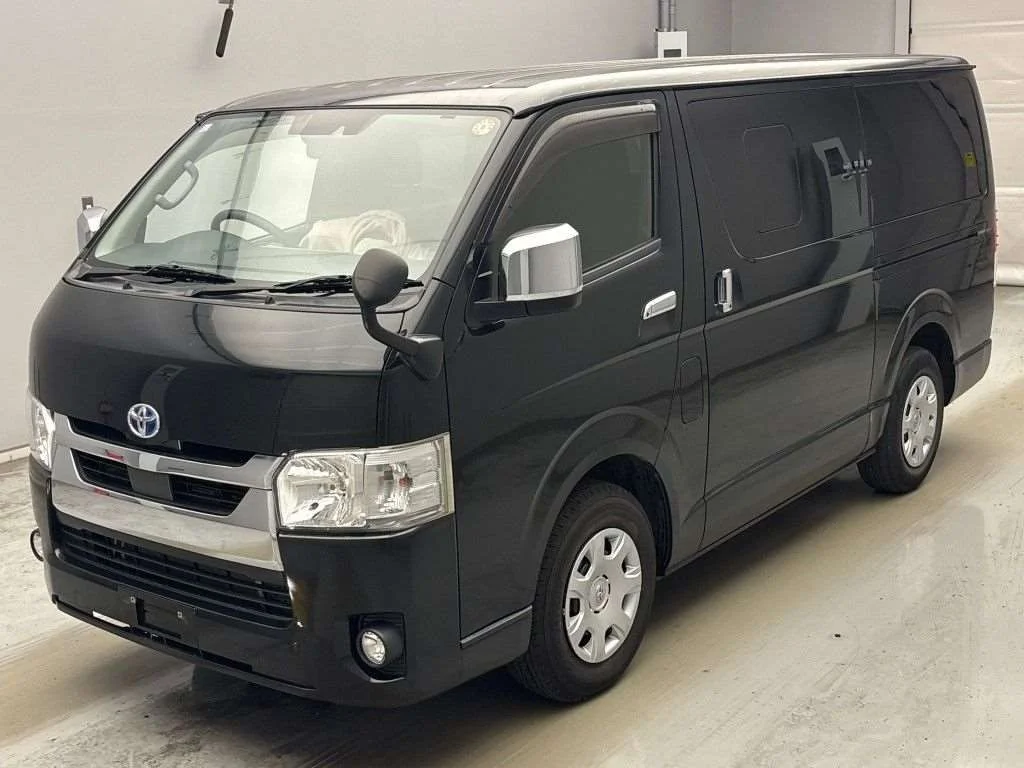 Toyota HiAce Van 2021