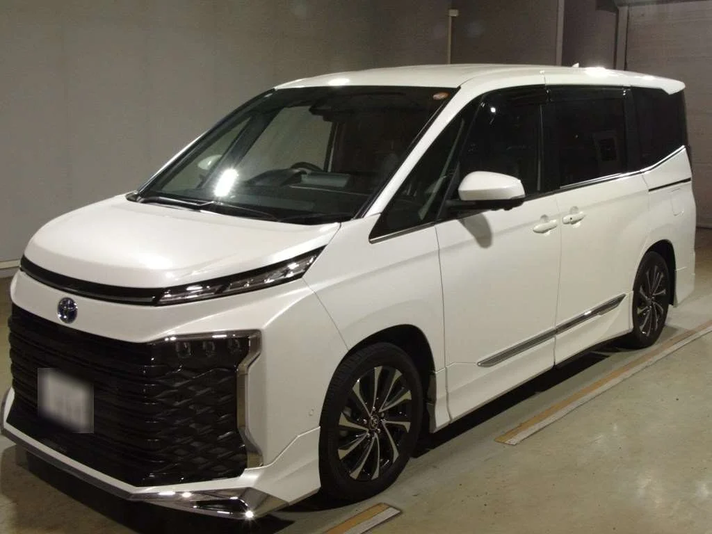 Toyota Voxy 2022