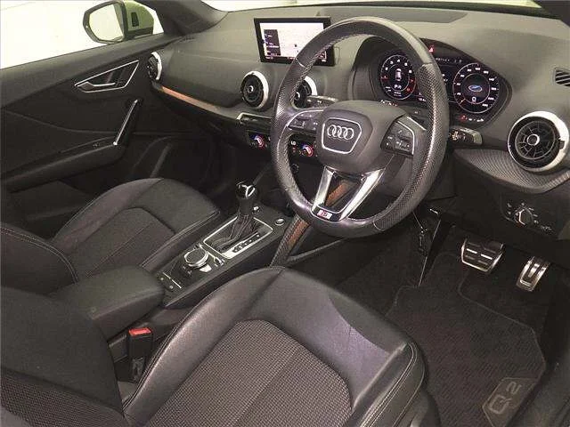 Audi Q2  с аукциона в Японии