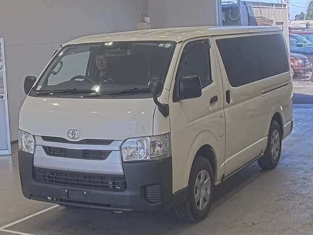 Toyota HiAce Van 2021