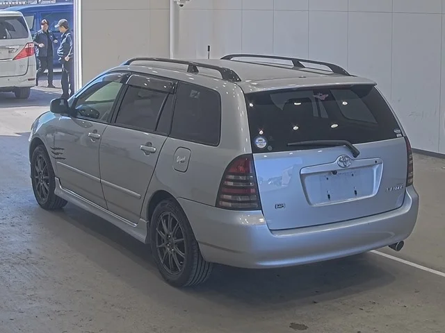 Toyota Corolla Fielder  с аукциона в Японии